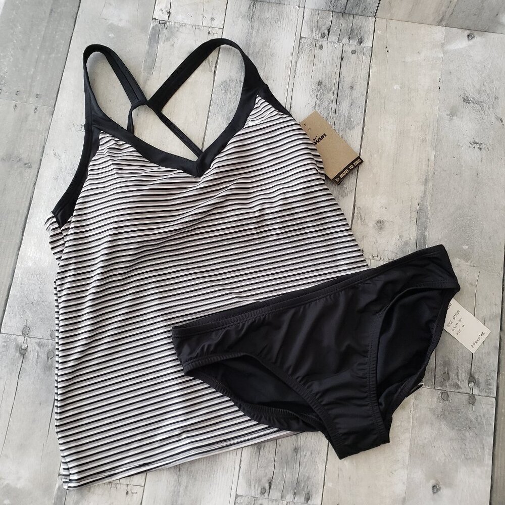 NWT - NIKE Women's 2-Piece Striped Tankini Swimsuit Set Black & White - Size M